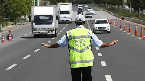 Araç sahipleri bu habere dikkat! Güvenlik ekipmanları güncellendi, işte bulunması zorunlu araç- gereçler 9